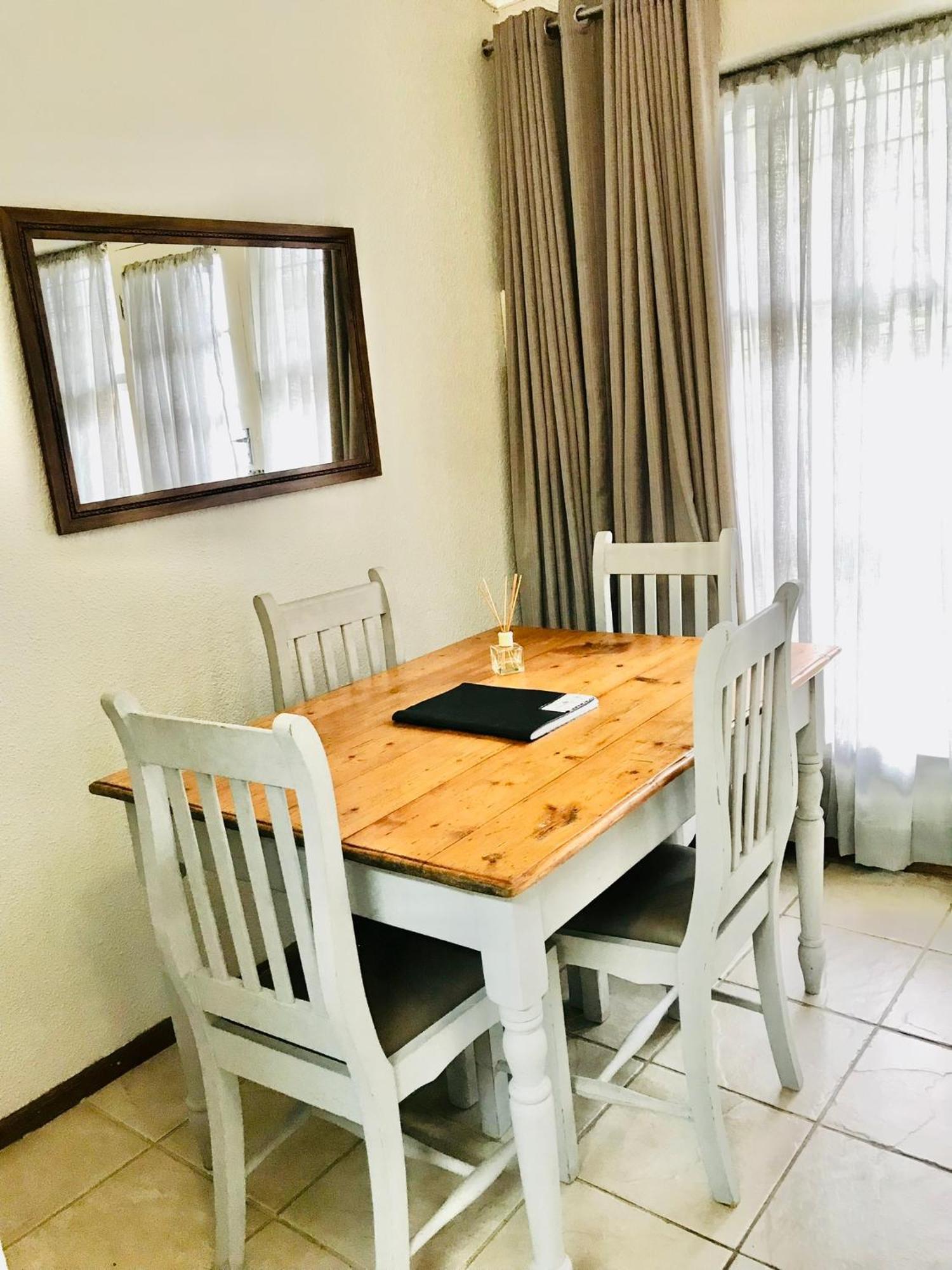 10Vdw Self Catering Apartments Durbanville Exteriér fotografie